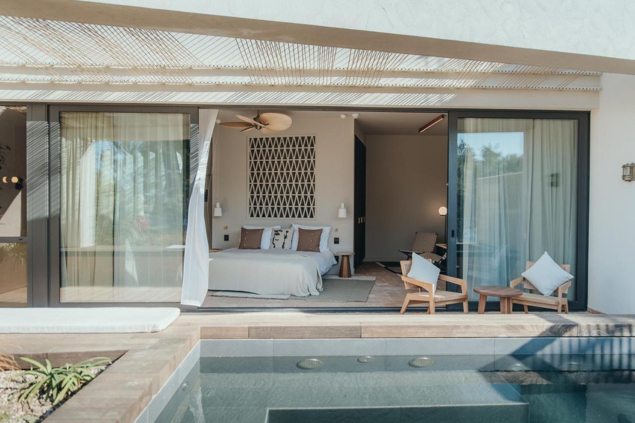Private Pool Suite